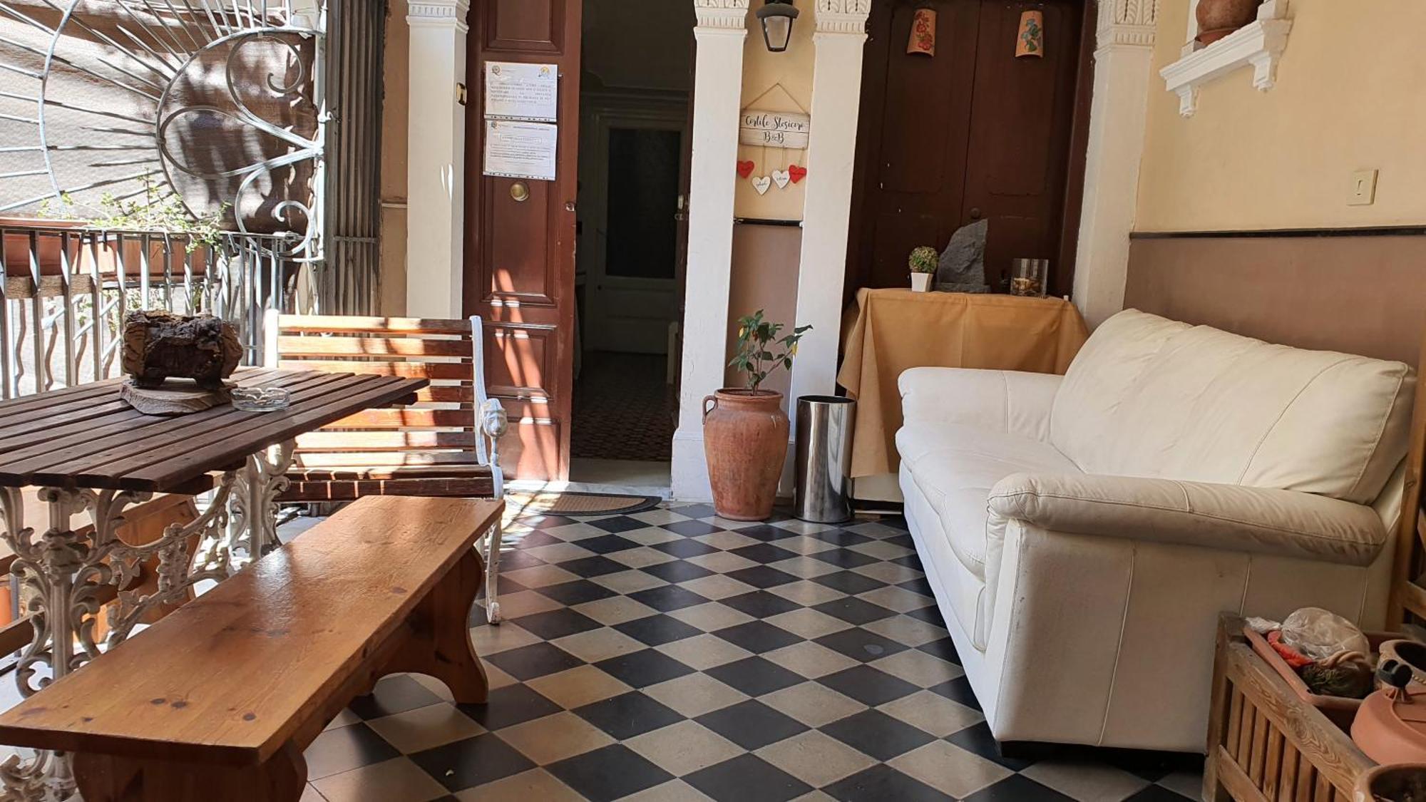 Cortile Stesicoro Bed & Breakfast Катания Екстериор снимка